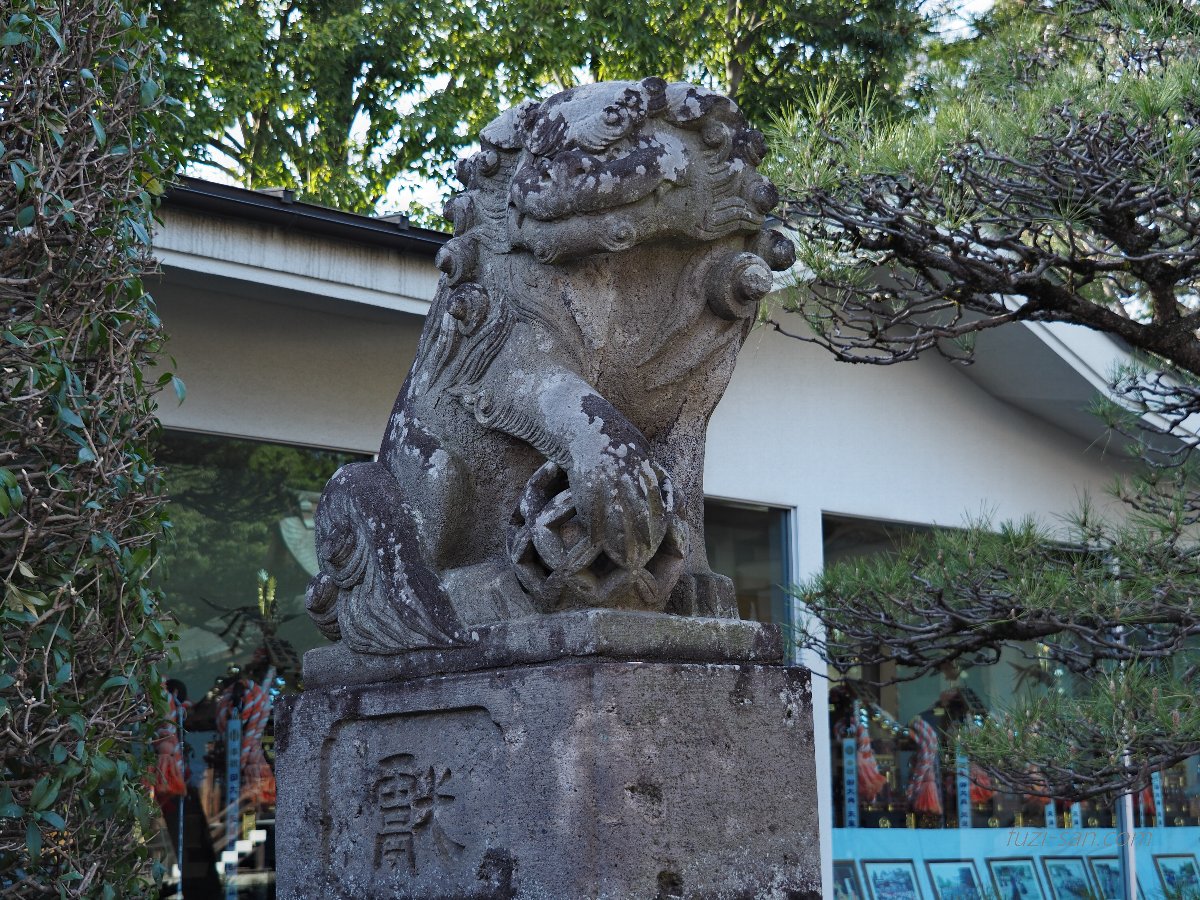 クリックで拡大表示<新町御嶽神社/吽形狛犬>