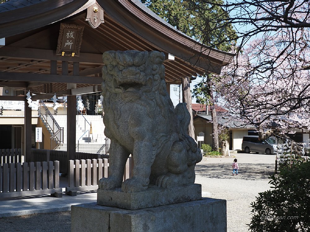 クリックで拡大表示<高麗神社/阿形狛犬>