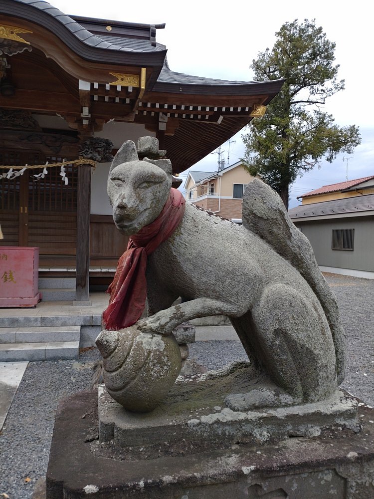 クリックで拡大表示<青柳稲荷神社/阿形狛犬(狐)>