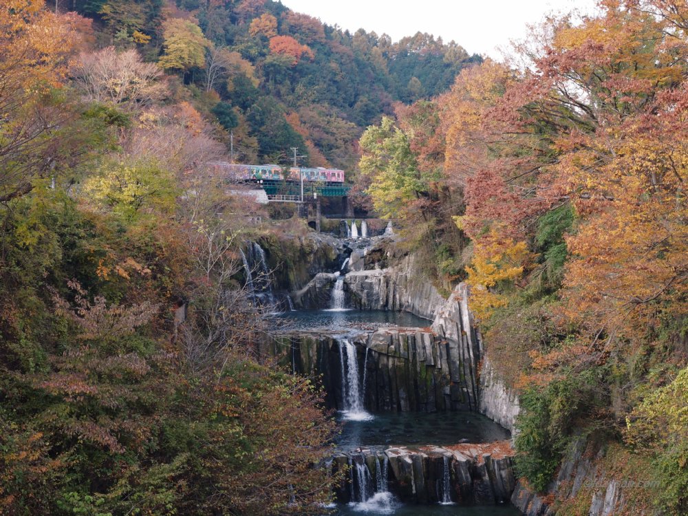 クリックで拡大表示<田原の滝/都留市>