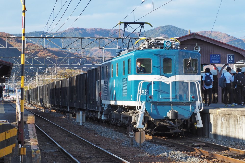 クリックで拡大表示<秩父鉄道 機関車(102)>