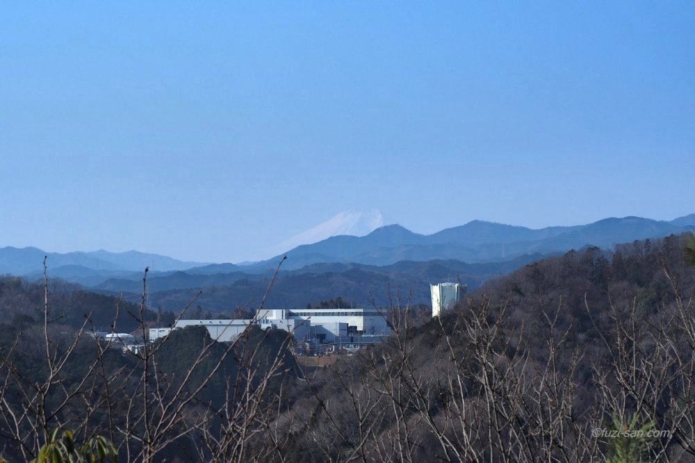 クリックで拡大表示<天覧山からの富士山(09:16)>